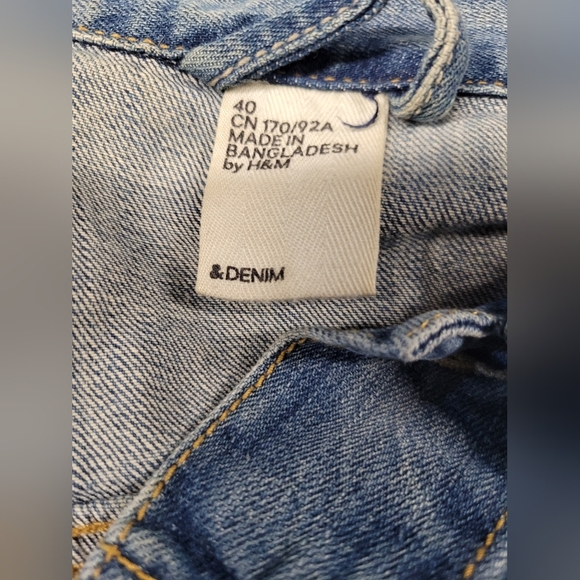 H&M Denim & Denim S Denim Jacket Distressed - Picture 3 of 4
